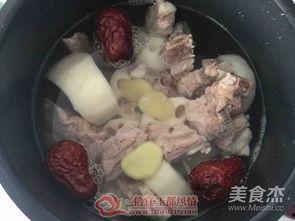 莲藕汤网红,养生网红汤品，润燥养颜新宠