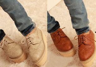 打开女生明星鞋子的图片,跟随镜头探寻女神们的时尚足迹