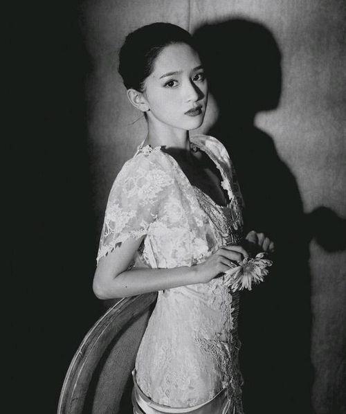 头条网红女明星,闪耀娱乐圈的璀璨新星”