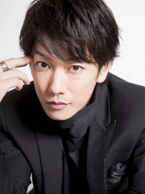 日本男明星的照片